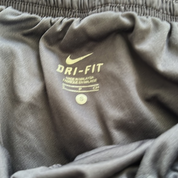 Nike size small running shorts - Picture 3 of 4